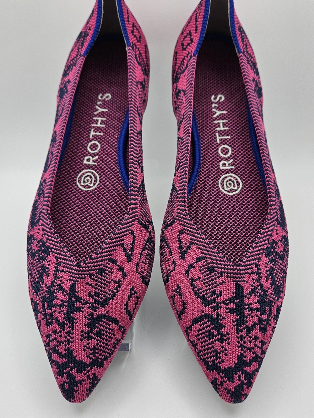 NIB Rothy's Points In Fuchsia Navy Snake Size 7.5